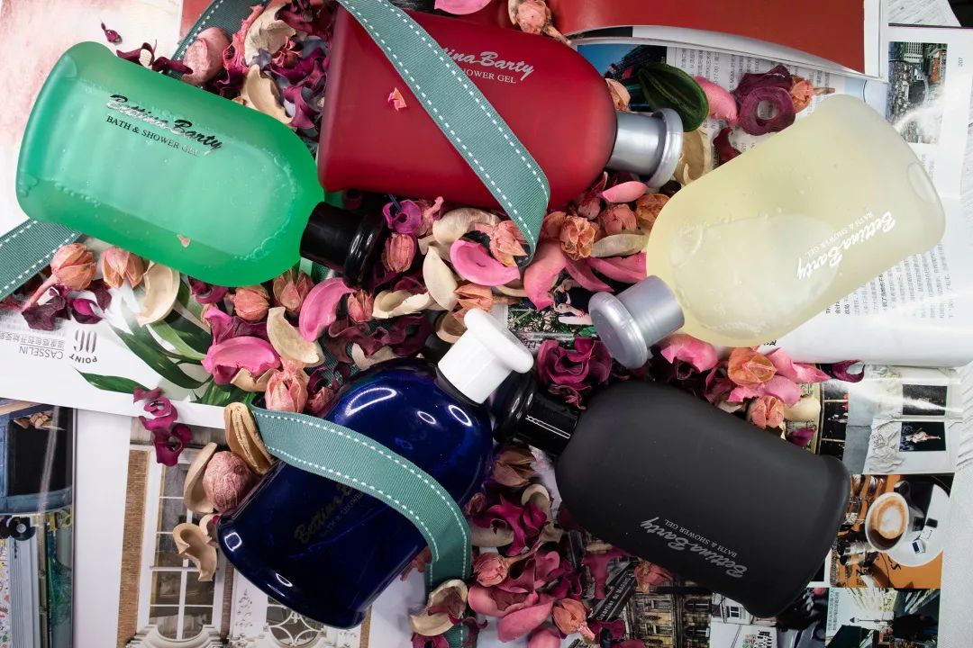 对不起，我没喷香水，那香味是我自带的