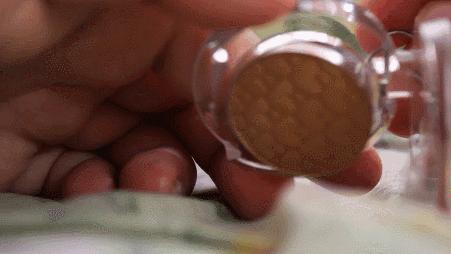 玩起来真的会上瘾！比买彩妆更有趣的只有彩妆抠盘了！