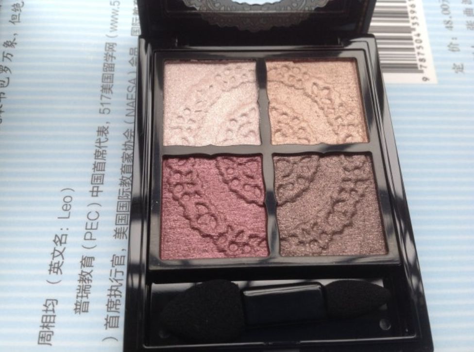 玩起来真的会上瘾！比买彩妆更有趣的只有彩妆抠盘了！