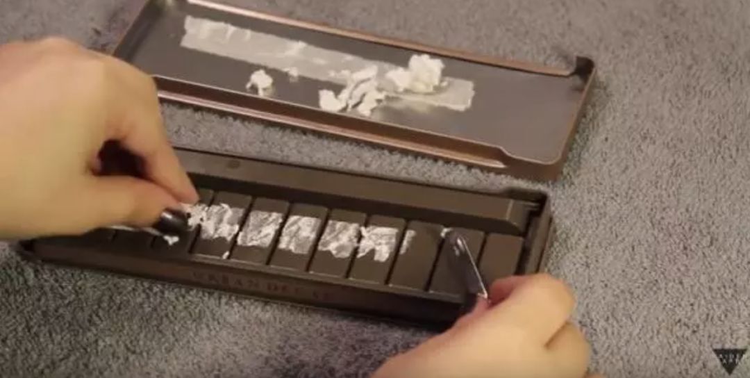 玩起来真的会上瘾！比买彩妆更有趣的只有彩妆抠盘了！