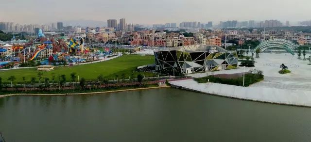 就在这个月,玉林地产大亨