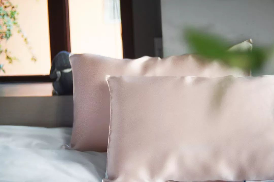 初老抗皱从选择真丝枕套开始,真丝枕套美肤秘诀