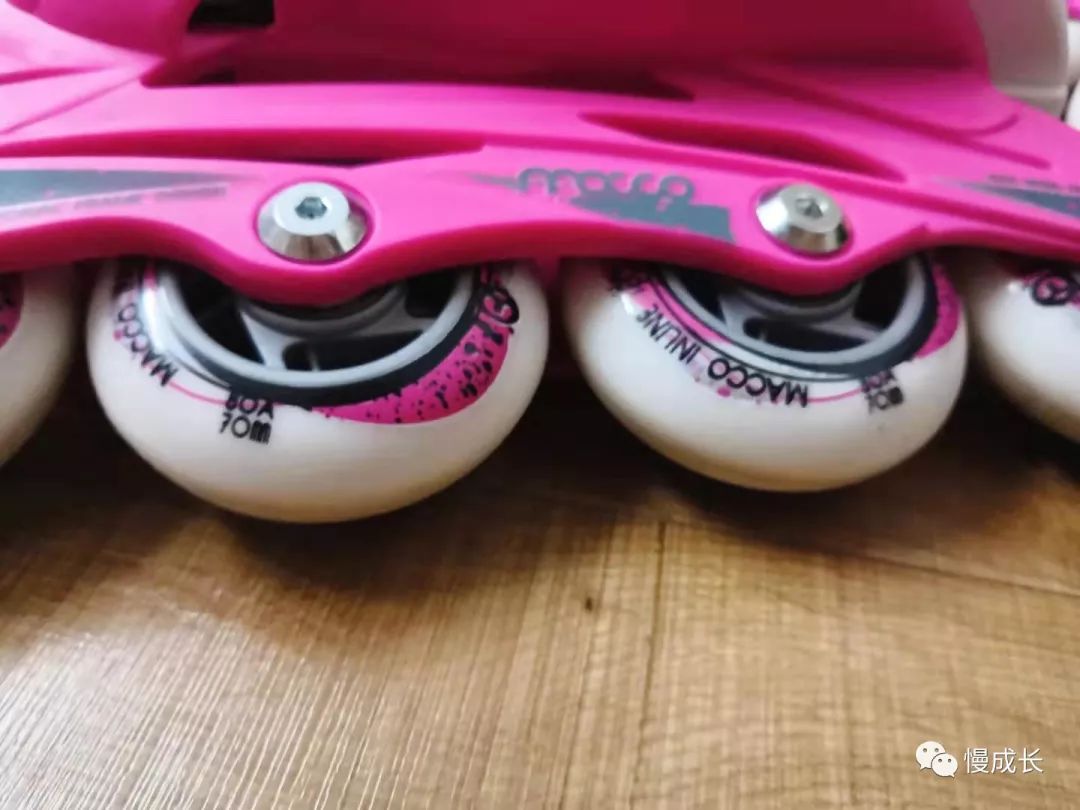 小孩学轮滑有什么好处,孩子学轮滑的好处