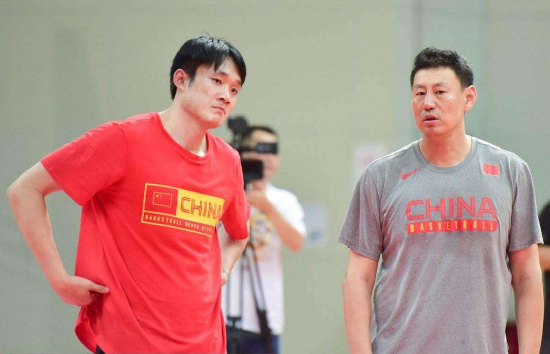 江湖从此无飞刀，八一再无李团长，中国男篮却多了一位将帅。