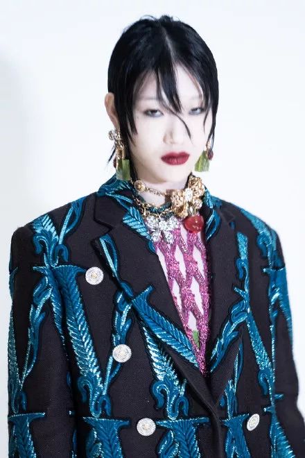 韩国最受争议的超模来了,谁说平胸不性感?