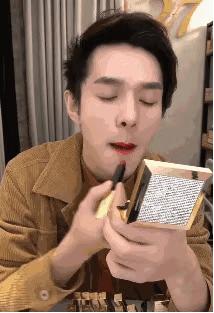 女神节，李佳琦OMG的口红，让拖鞋哥送你！