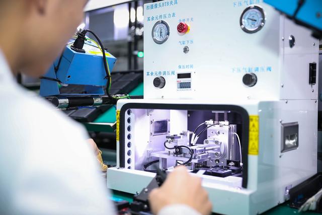 工厂摆满骁龙855CEO带队直击iQOO制造过程