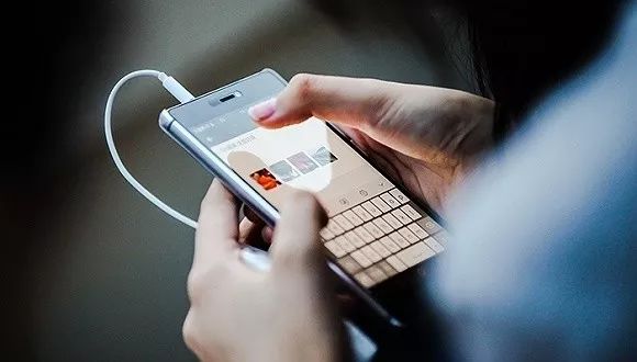 民警宣传反诈被当成骗子扣下后续,警方提示诈骗新套路