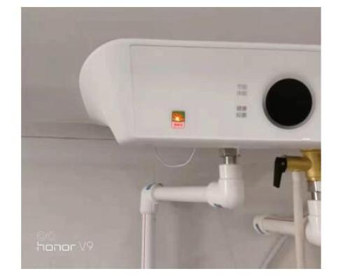 热水器安全灯一闪一闪是怎么回事,电热水器警示灯微亮是漏电吗