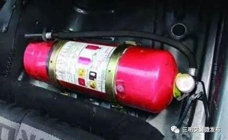 安全驾驶技巧避免90%的车祸,事故预判与安全驾驶技巧