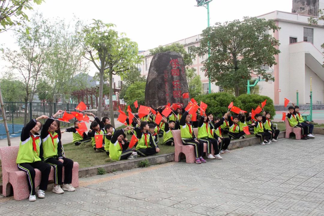 蹇棯甯堢敓鍚堜綔,蹇棯鏍″洯瑙嗛澶у叏鐕冪垎闇囨捈