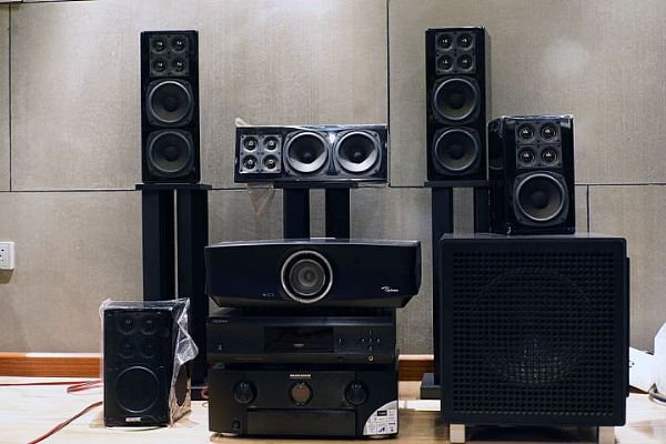 家庭影院连接电视教程,如何使用自己的家庭影院