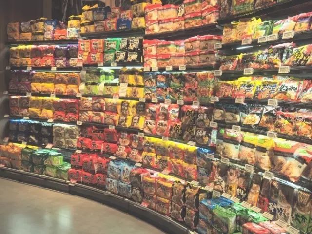 肉丸含二三十种添加剂视频,1粒肉丸10种添加剂