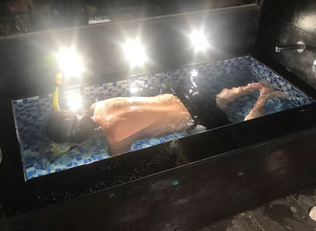 这大概是全世界最无聊的人了