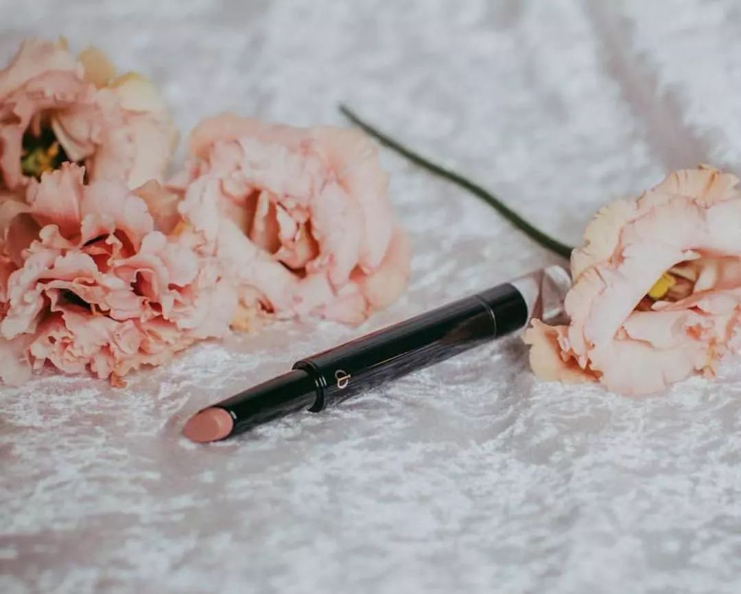 让女生怦然心动的口红,网红少女心爆款口红粉色系正方形