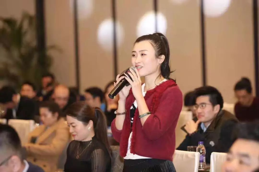 “海归”80后回乡当药农——肖艺：用“爱”说话，传承中医药文化