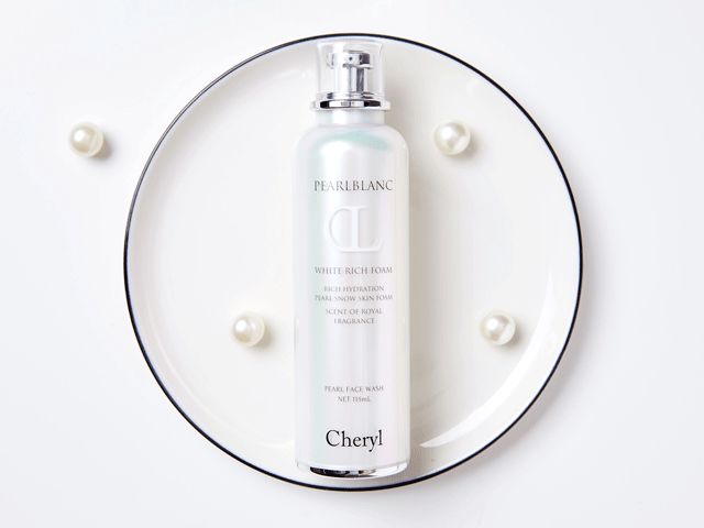 大卖45000瓶！涂上自带美颜的神器，白成一道光~