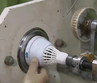 羽毛球是用什么毛来做的,羽毛球一般是什么羽毛做的