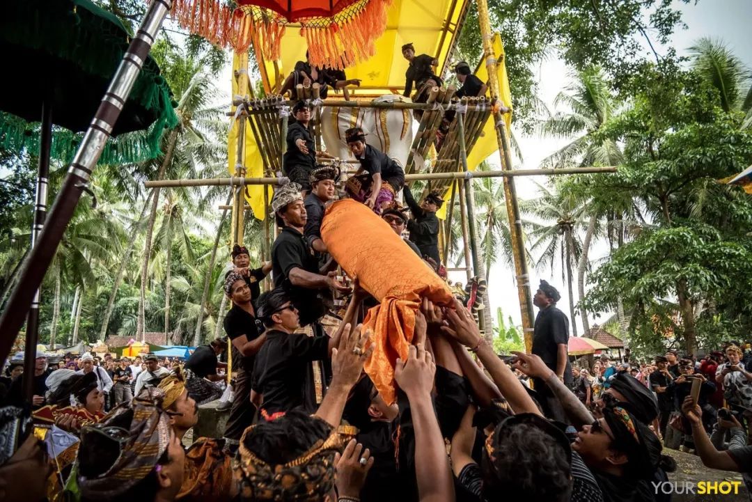 春风满眼尽是春色,纵目天涯浅黛春山的意思是什么