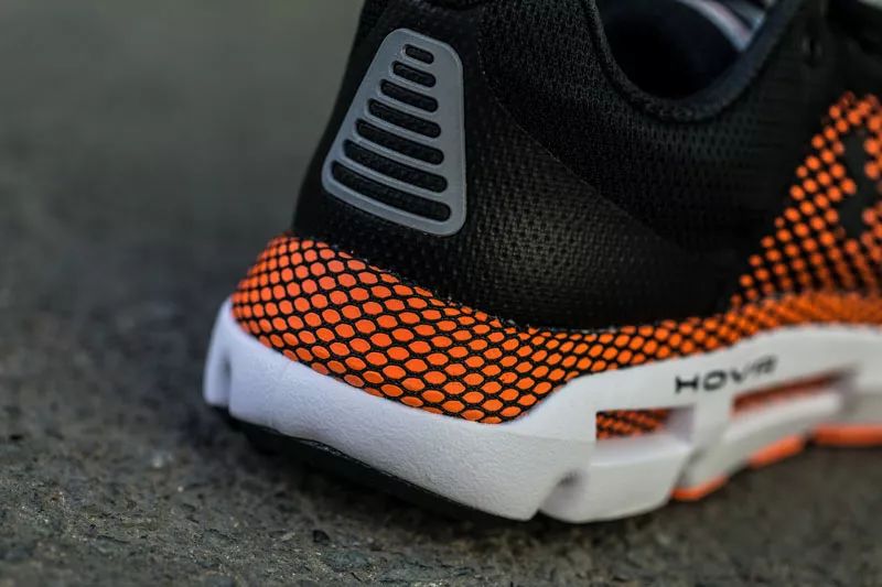 想买双叱咤健身房和街头的跑鞋？本次开箱一定要看！