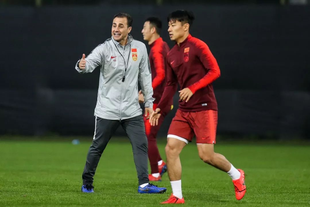 关注/卡纳瓦罗当“讲师”秀脚法征服国脚