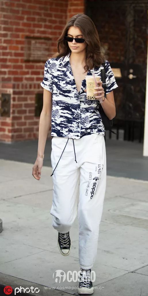 时髦办|穿上昊然弟弟的方领白衬衫，我有初恋的感觉