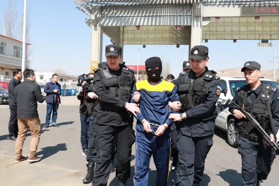 张家口民警抓获犯罪嫌疑人24人,潜逃20年杀人犯在张家口落网