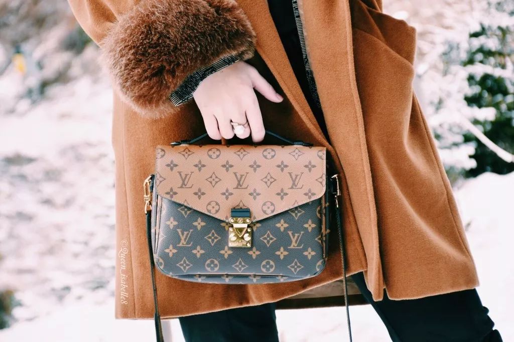 最近有款特别火的包,今年最火的包