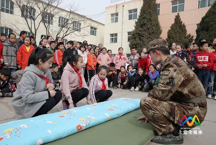 兵哥哥进大学视频,兵哥哥把被子叠成豆腐块