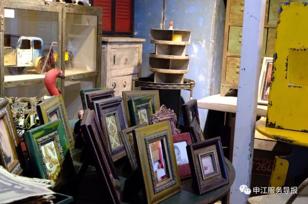 非常隐蔽的秘密基地藏在地板下,神秘的仓库到底隐藏着什么秘密