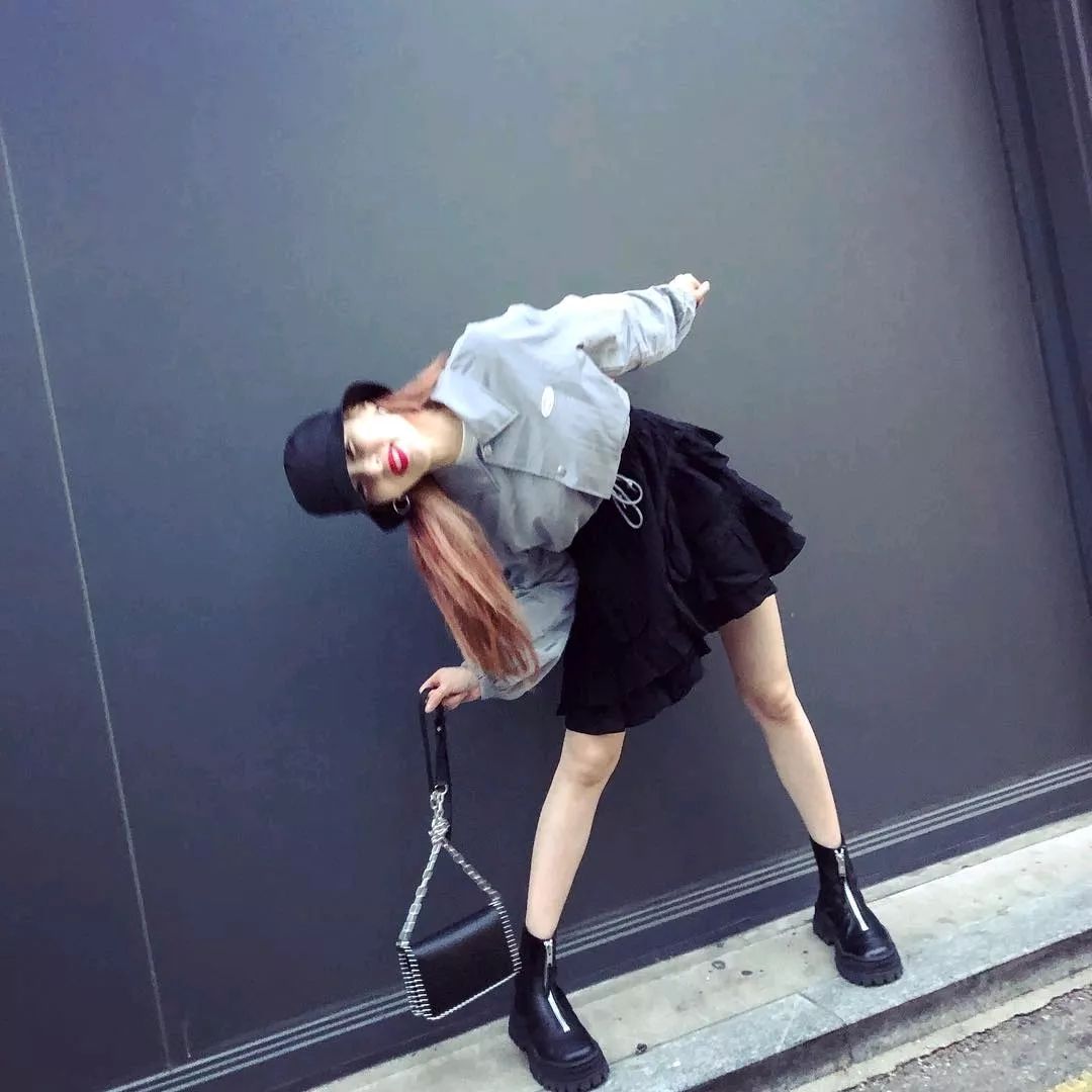 泫雅衣着,泫雅衣服怎么搭配