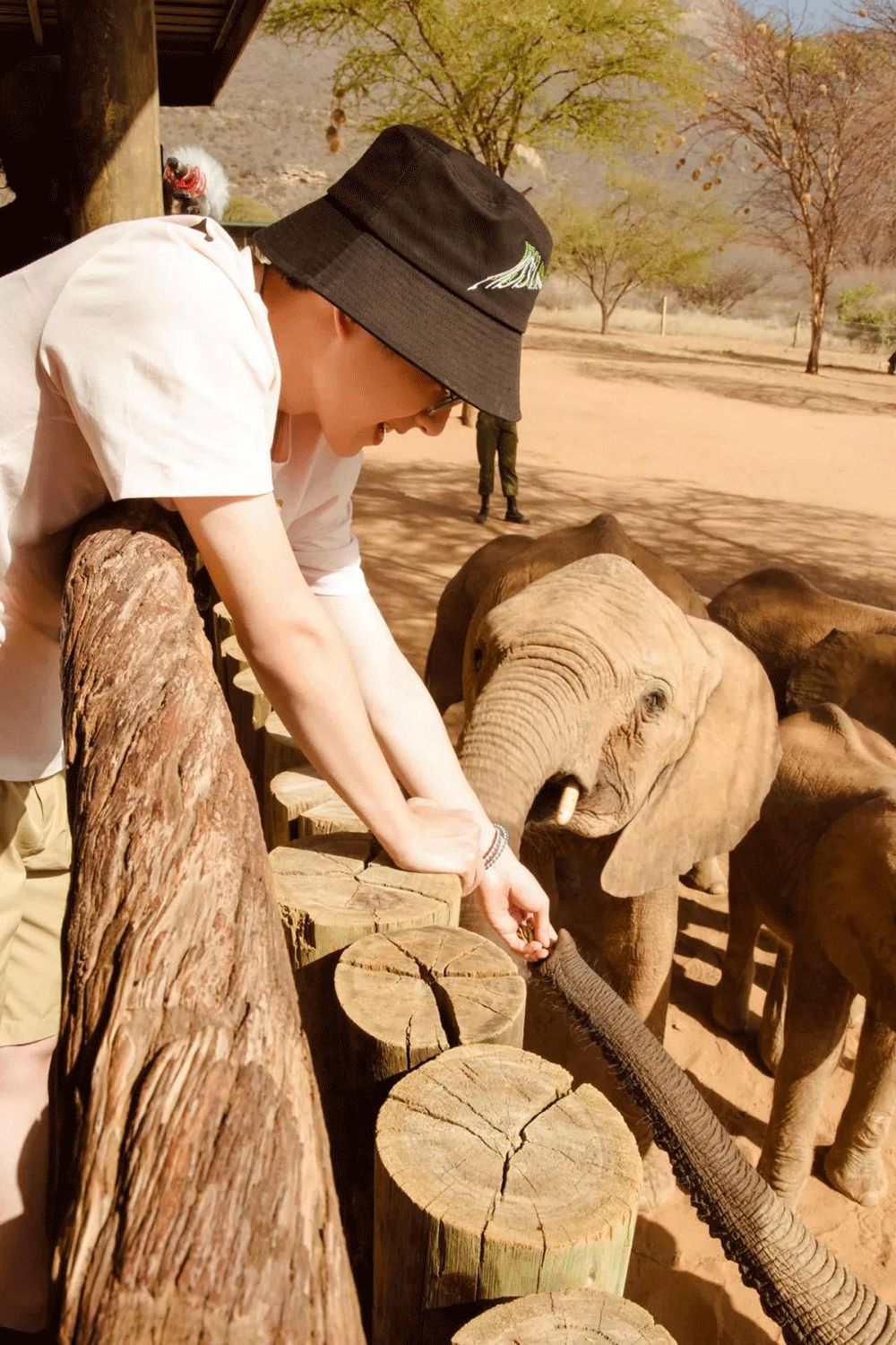 跟刘昊然在非洲过了6天5夜,发现他其实就是个话痨加多动症啊……