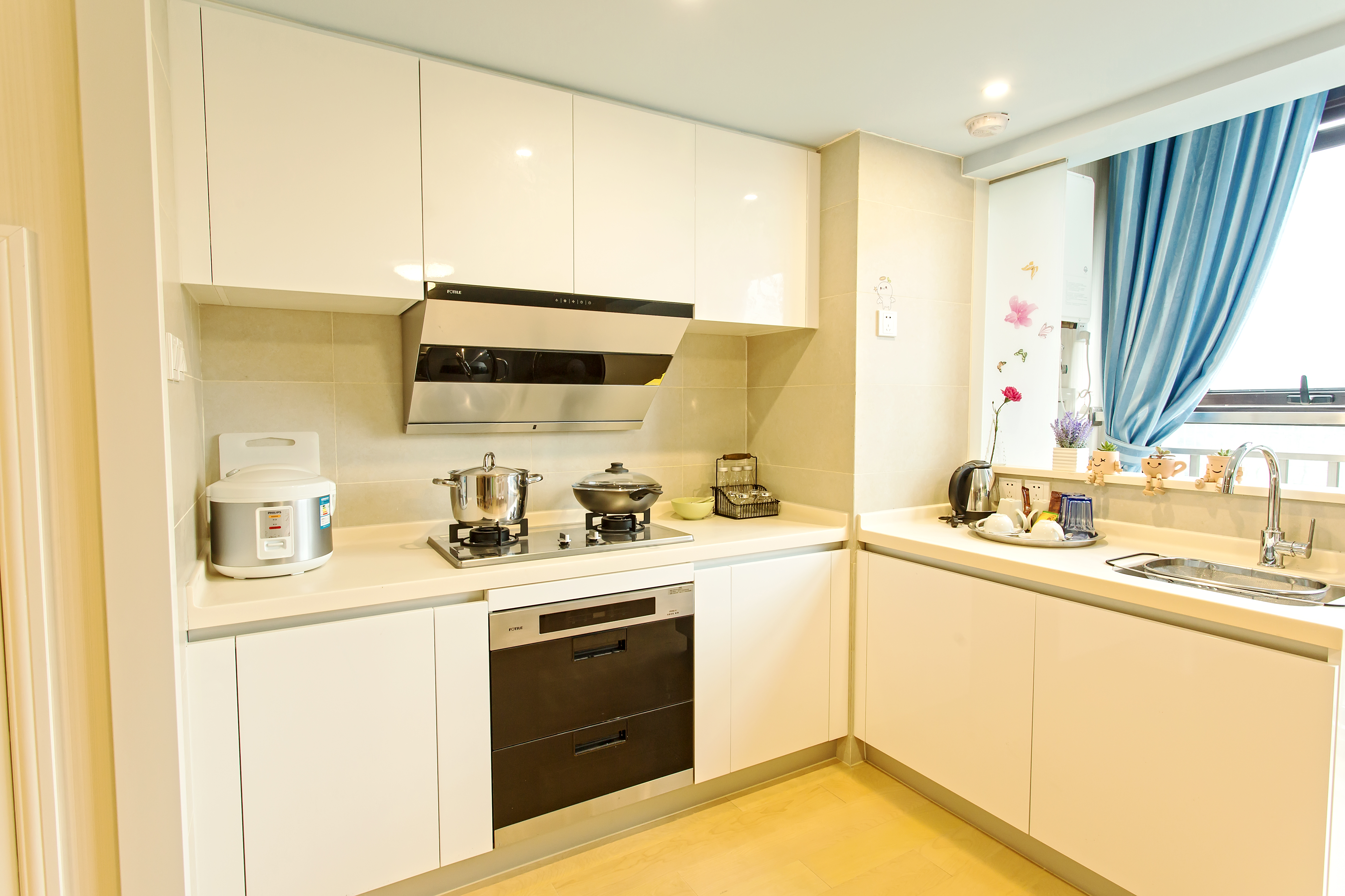 不锈钢锅发黄是材料不行吗,不锈钢锅内部烧焦发黑怎么清理