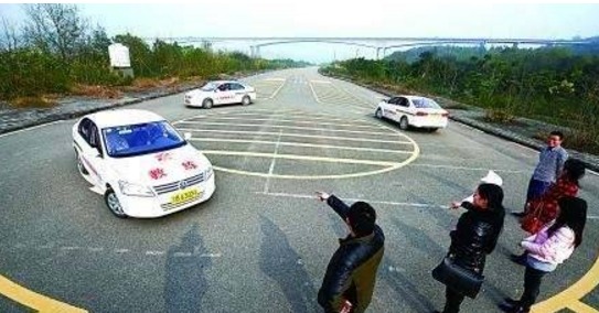 驾考幽默视频坐副驾驶,驾考奇葩坐副驾驶视频