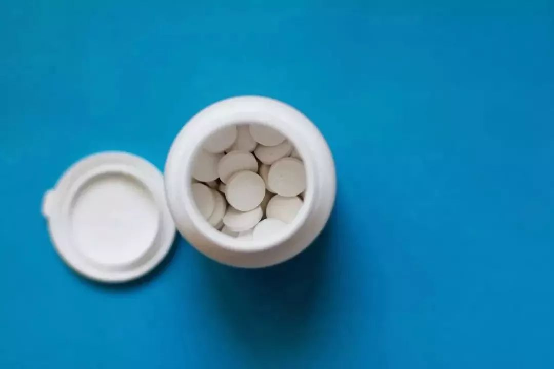 过期药片可以直接放在花盆里吗,过期药片放在花盆里怎么办