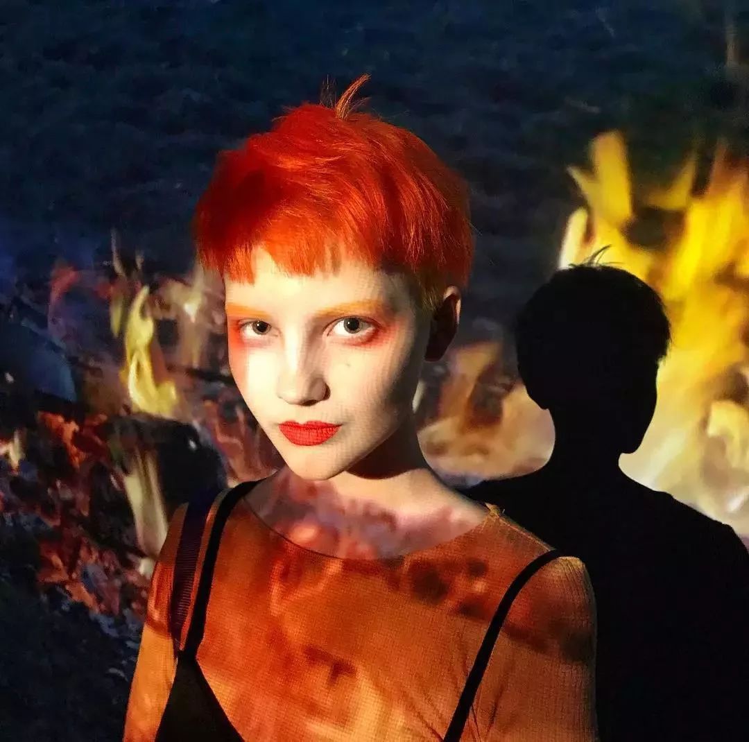 染发狂人发色,染发狂人