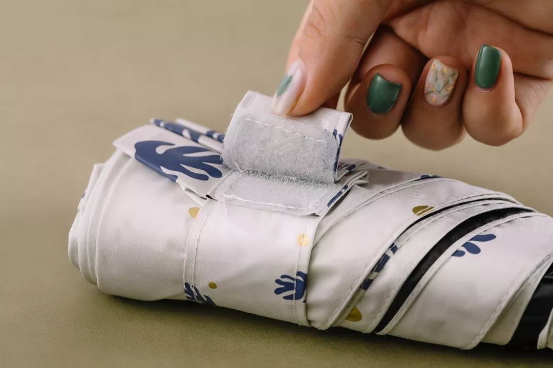 可以装进口袋的防晒伞，比强效防晒霜还管用