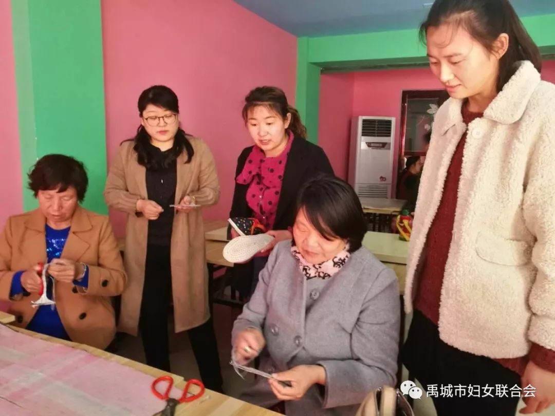 90后农村小妹一手抱娃一手创业,90后农村小姐姐带娃创业