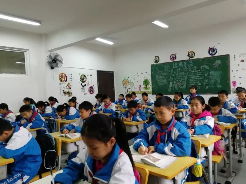 贵阳主城区这所学校作风很低调，但是成绩很缤纷！