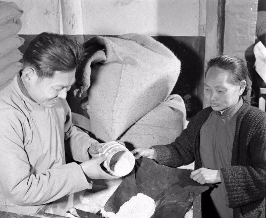 民国恶性通胀老照片,民国上海通货膨胀照片