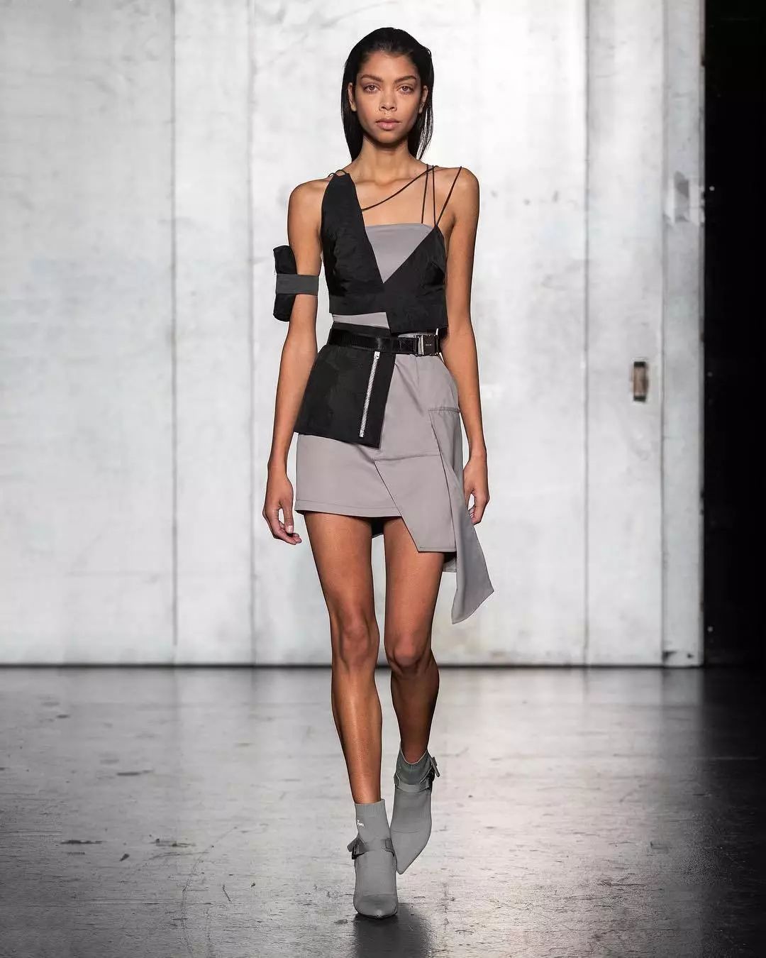 YG要凉BP都开始非主流了？新专居然叫葬爱?