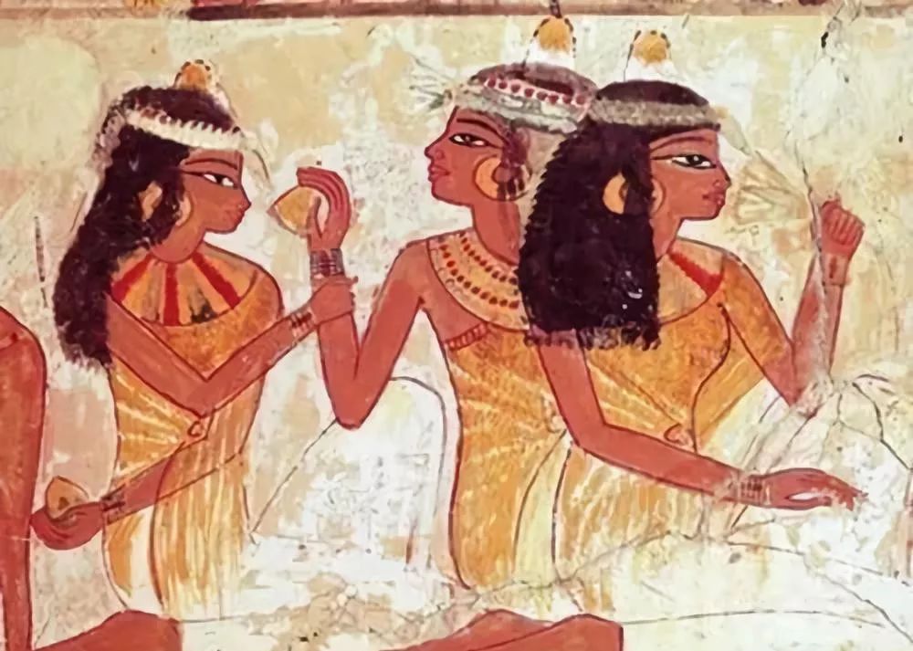 你每抹一次口红，就是在亲吻上万只昆虫尸体？！