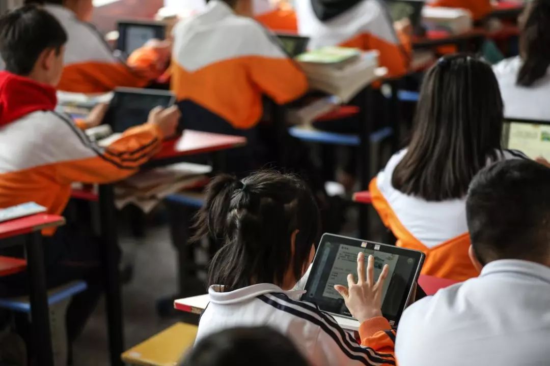 兴义市思源实验学校全景,兴义思源实验学校成长的摇篮