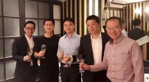 唯品会电商三巨头,唯品会的衰落趋势