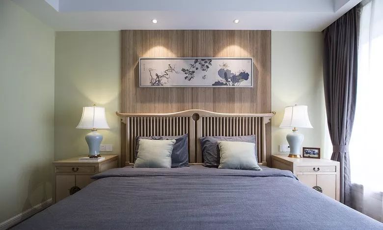 床头空荡荡是怎么回事,床头墙面空荡荡怎么办