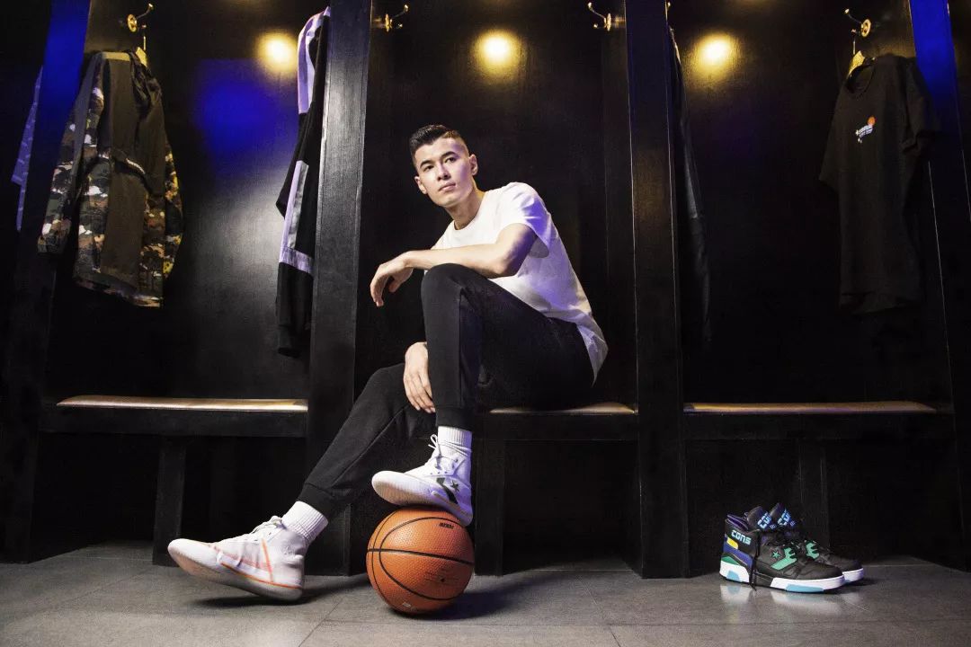 阿不都沙拉木篮球鞋档案,阿不都沙拉木的球鞋蓝色99元的