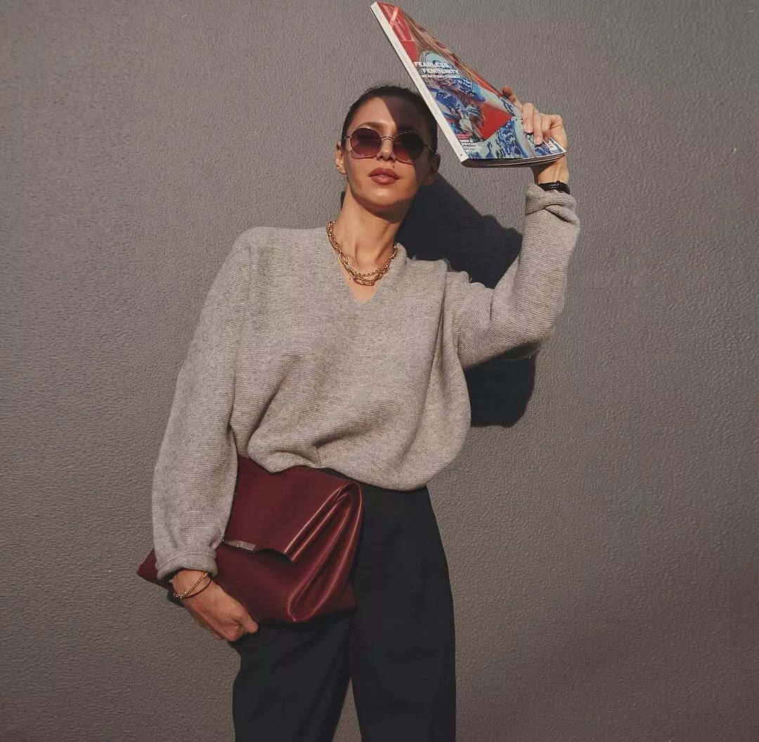 吴宣仪穿深v长裙,吴宣仪深v长裙