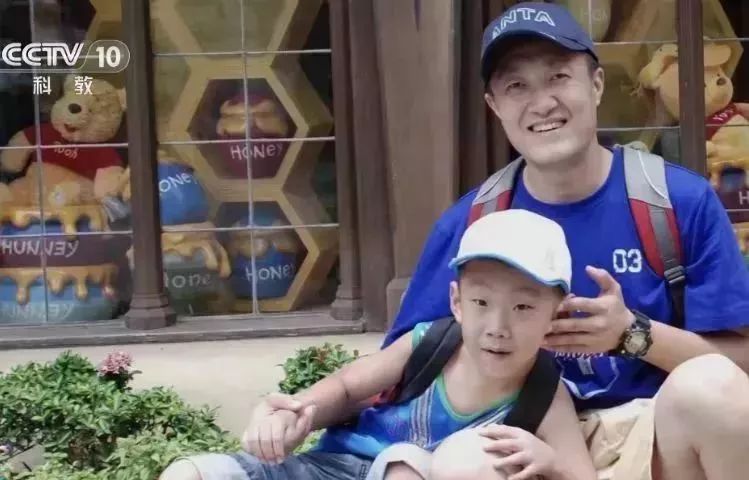 7岁儿子病魔缠身，深圳夫妻俩放弃二胎，要为他开100家洗车行！