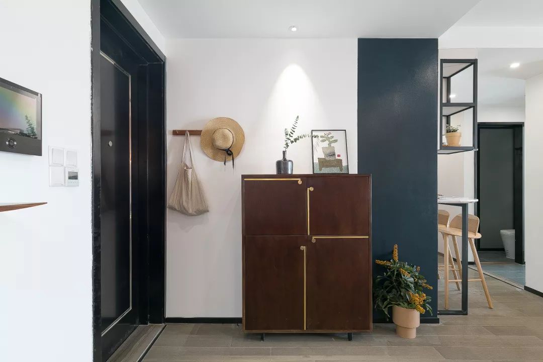 无主灯轻奢风装修电视墙,北欧轻奢客厅无主灯