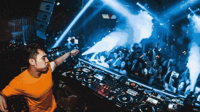 千斤龙虾山、10米巨型火锅，还有百人披萨挑战赛等你来战！这个五一让你嗨玩个够！